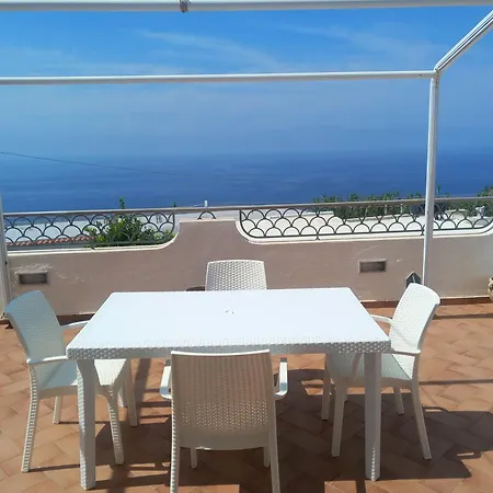 Tramonto Sul Mare Apartmán *