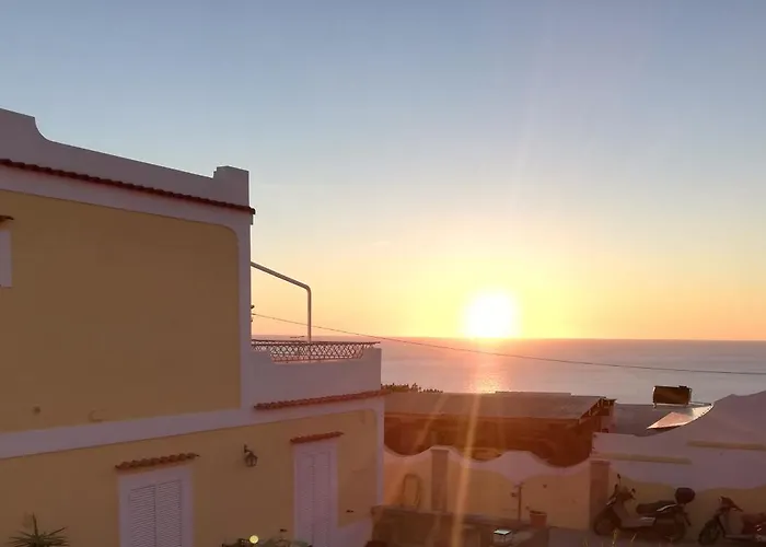 Tramonto Sul Mare イスキア島